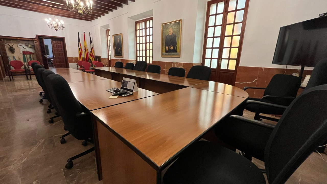 Ple municipal d'Abril