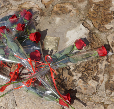 Una pedra daurada fa justícia a Joan Llompart Garau