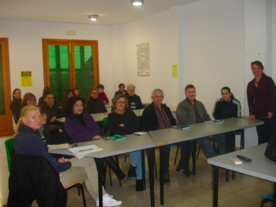 PROP DE 25 PERSONES INSCRITES A LA SEGONA EDICIÓ DEL CURS D'ANGLÈS PER A HOSTALERIA 