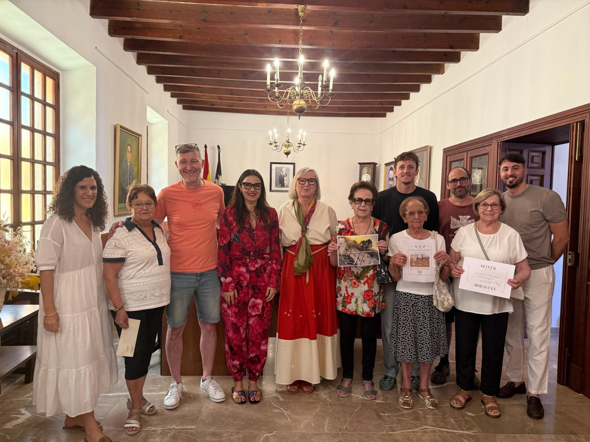 Batlessa, Aodl, representats de les empeses que han fet possible la inicitiva, persones guanyadores i el president de l'Associació de Comerç i Empresa d'Algaida