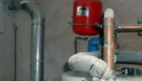Projecte d'instal·lació de plaques tèrmiques per a la producció d'aigua calenta sanitària als vestidors del Camp Municipal d'Esports des Porrassar